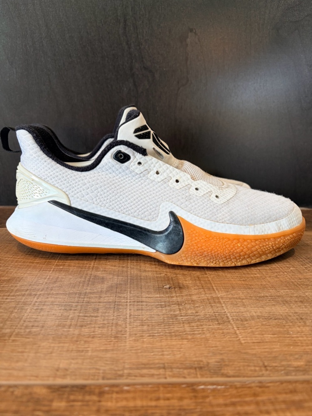 Nike White Low-Top Sneaker-no shoelaces included